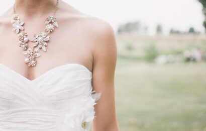 Das ideale Kleid für die Hochzeit – Frauen ab 40